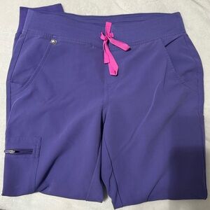 Women’s Amethyst Zamora- Petite jogger scrub pants
